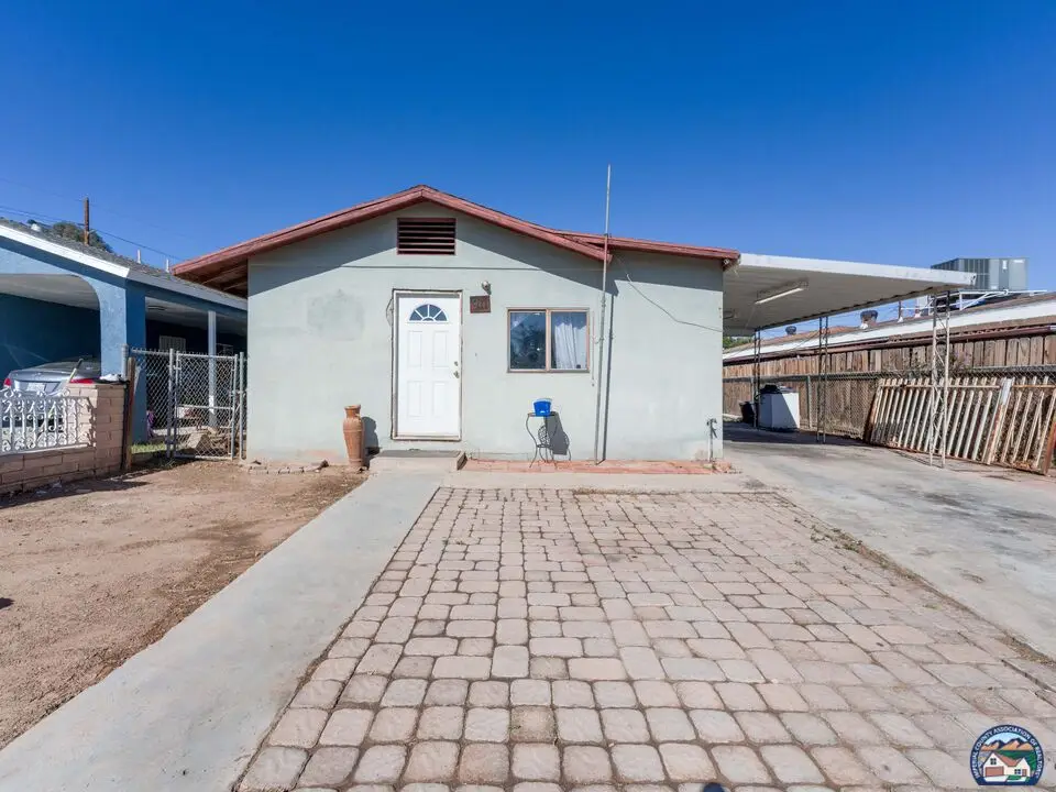 911   Ivy St, Brawley, CA 92227 - #1