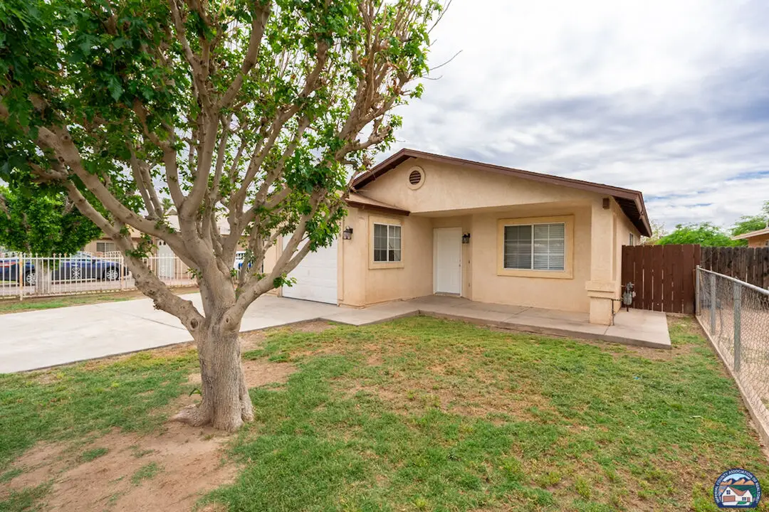 1276   D St, Brawley, CA 92227 - #1