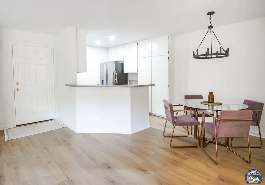 7067 Camino Revueltos, San Diego, CA 92111 - #3