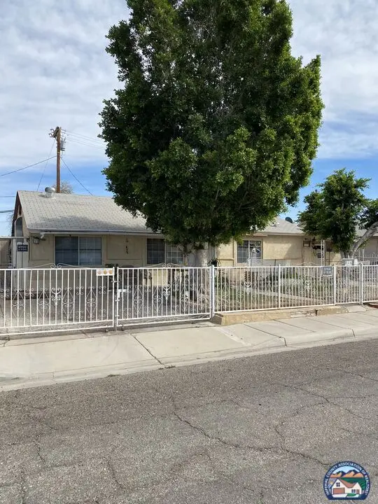 816   Beach Ave, Calexico, CA 92231 - #1