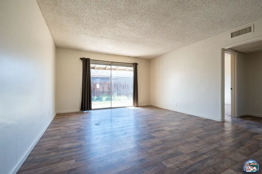 592  W Heil Ave, El Centro, CA 92243 - #3