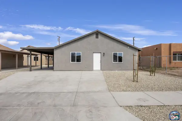 384   E Heil Ave, El Centro, CA 92243