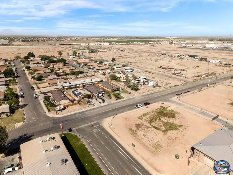 945 N Eastern Ave, Brawley, CA 92227 - #2