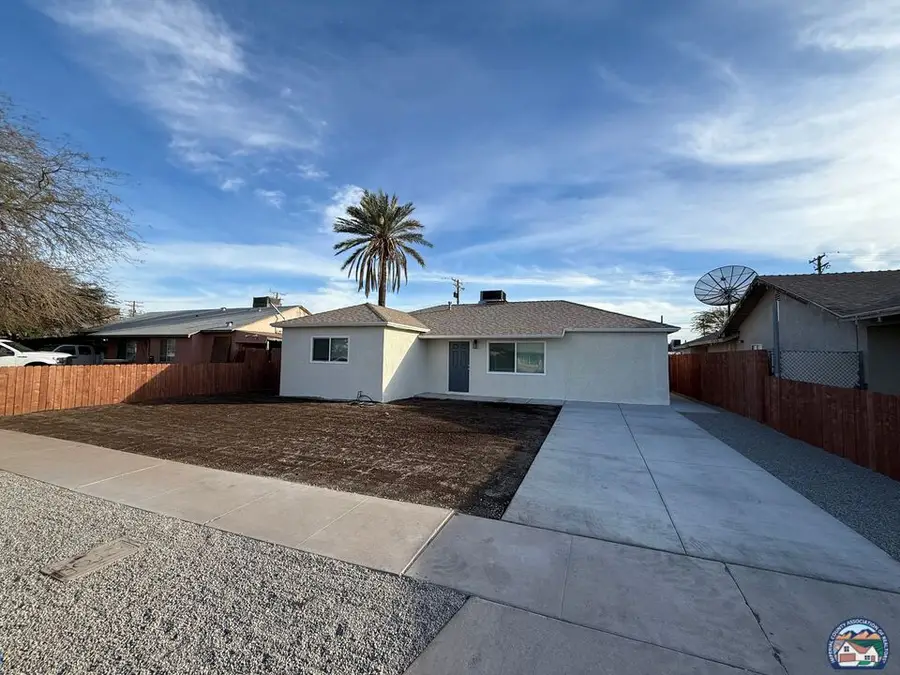 1047 Rose Ave, El Centro, CA 92243 - #2