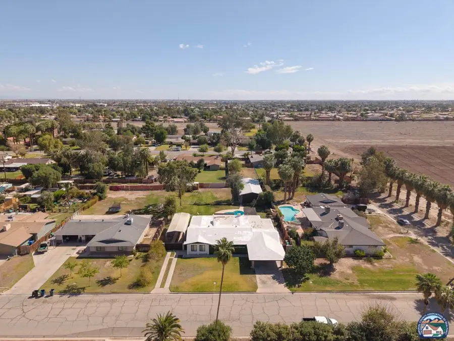 435 S Glenwood Dr, El Centro, CA 92243 - #2