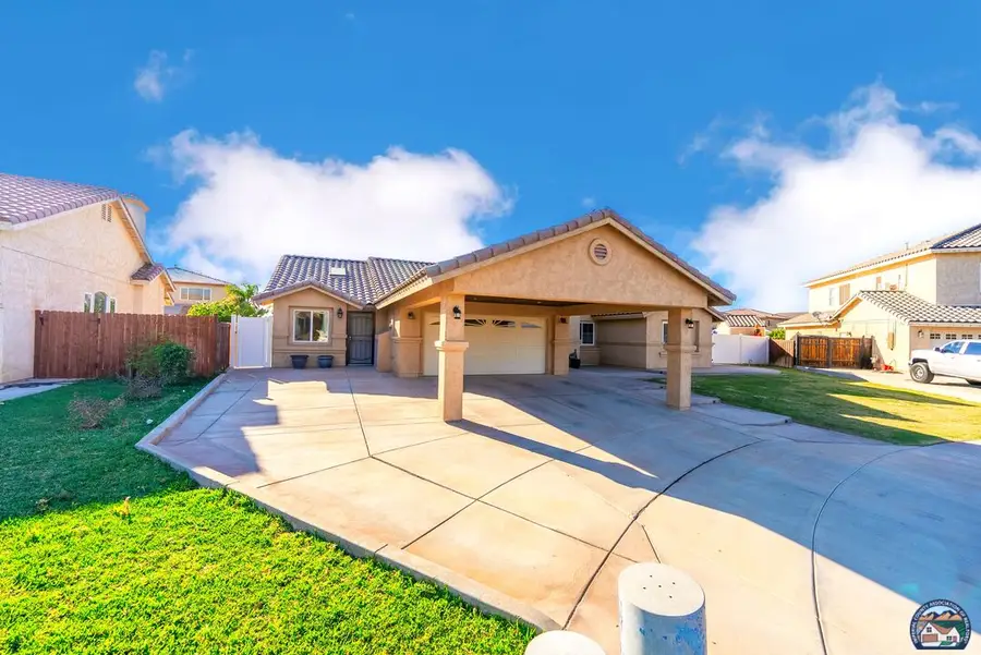 837   Santillan St, Brawley, CA 92227 - #2