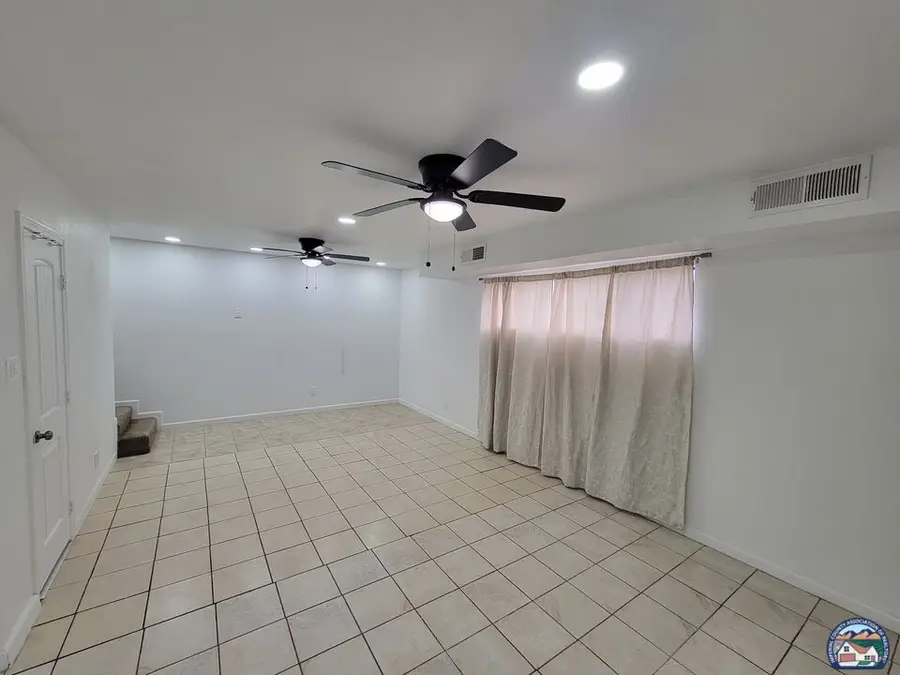 839 W Orange Ave, El Centro, CA 92243 - #2