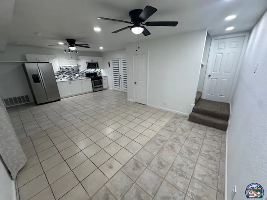 839 W Orange Ave, El Centro, CA 92243 - #3