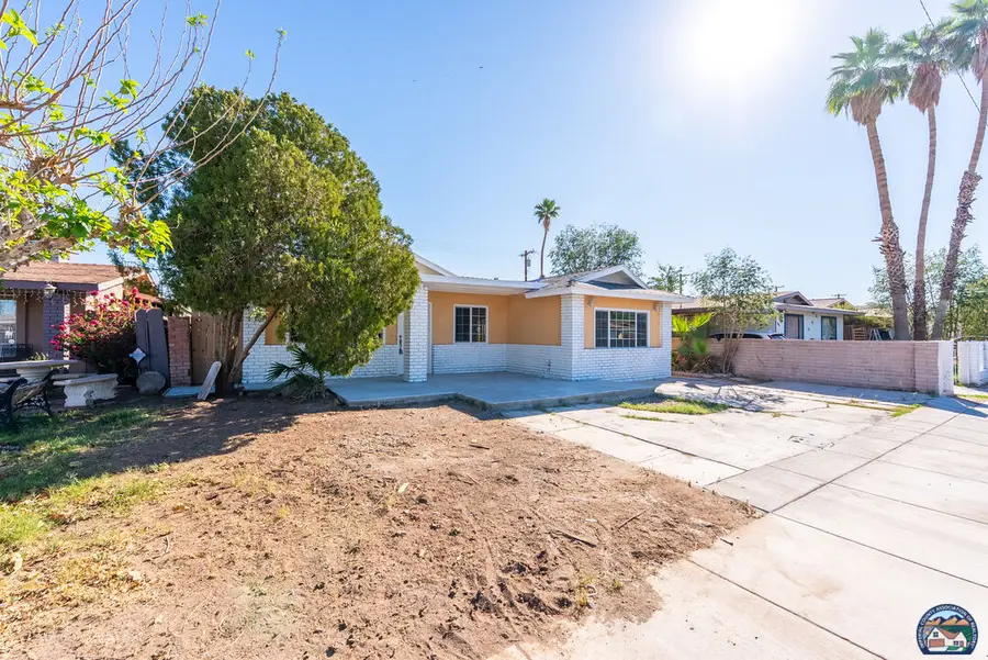 728 Lincoln St, Calexico, CA 92231 - #2
