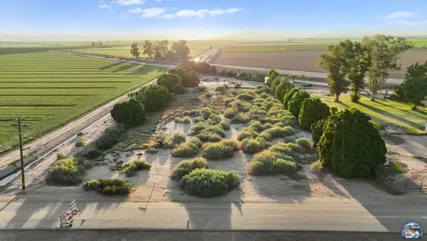 2465 Meloland Rd, El Centro, CA 92243