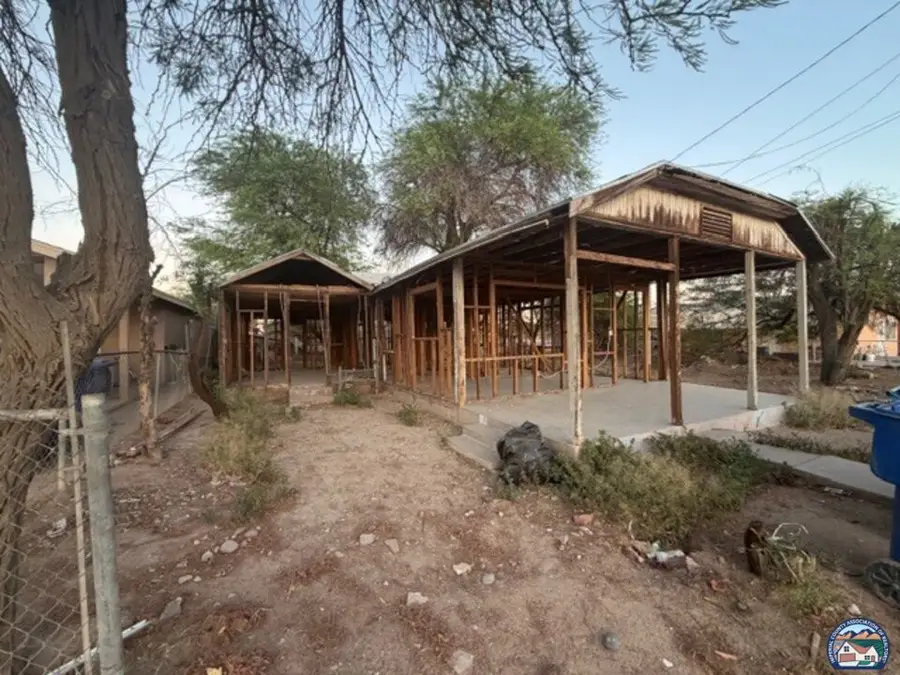 322 S 14th St, Brawley, CA 92227 - #2