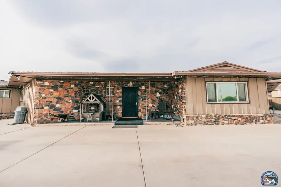 1810  W Orange Ave, El Centro, CA 92243 - #2