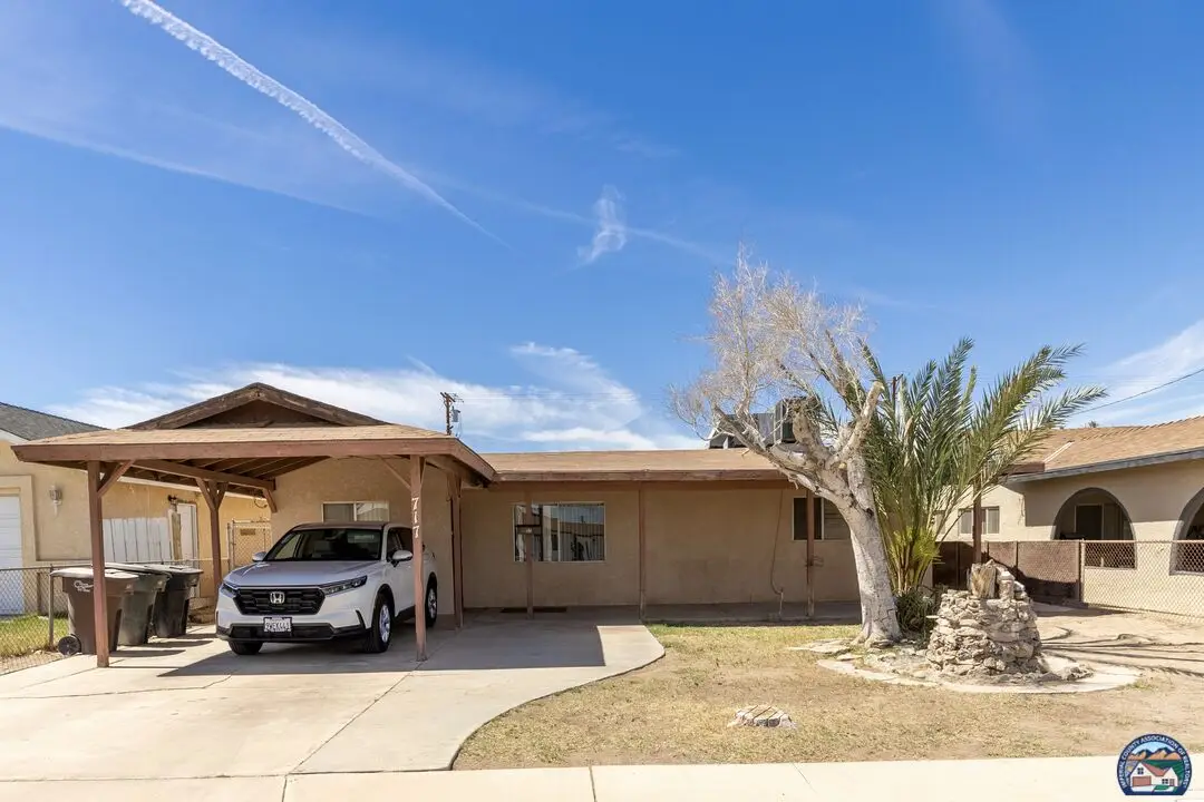 717 S E St, Imperial, CA 92251 - #1