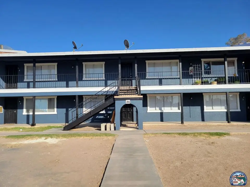 185 W D St, Brawley, CA 92227 - #1