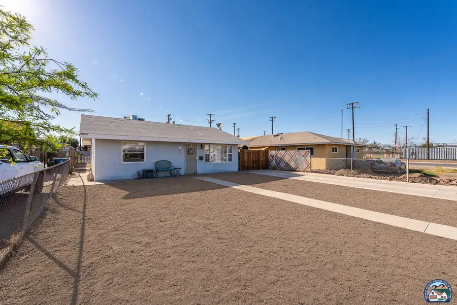 619 N E St, Imperial, CA 92251 - #2