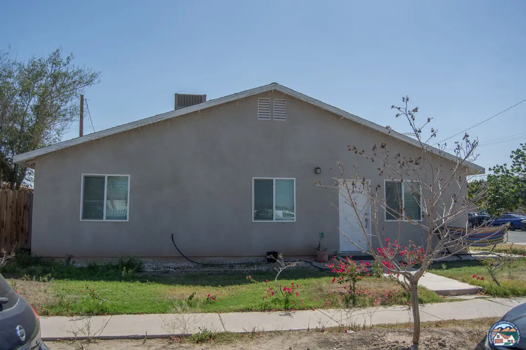 895 W Orange Ave, El Centro, CA 92243 - #1