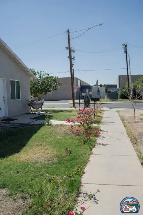 895 W Orange Ave, El Centro, CA 92243 - #2