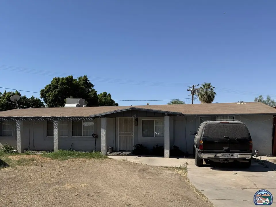 352 Driftwood Pl, Brawley, CA 92227 - #1
