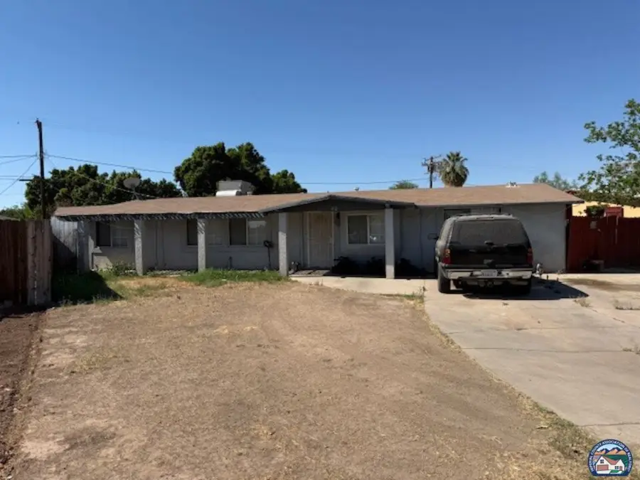 352 Driftwood Pl, Brawley, CA 92227 - #3