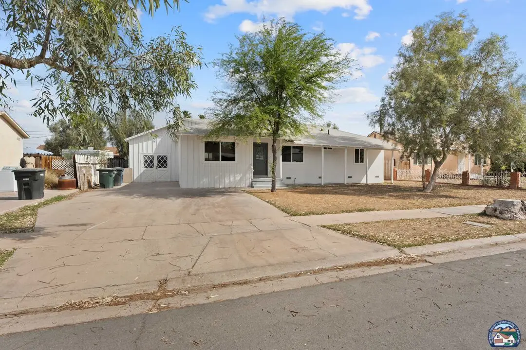 1524  W Holt Ave, El Centro, CA 92243 - #1