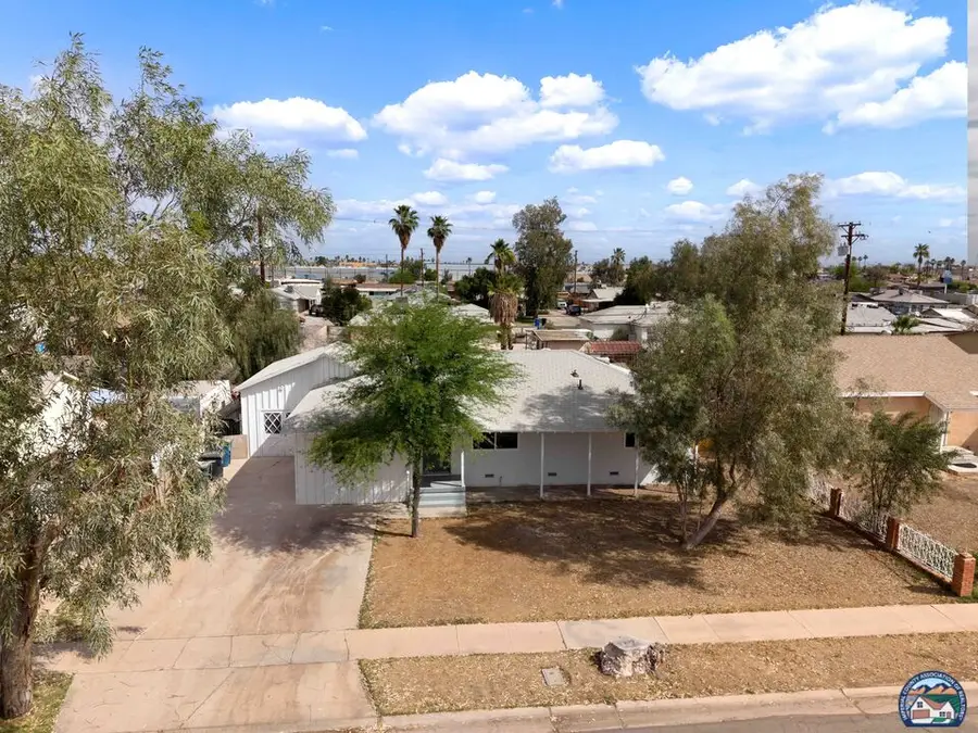 1524  W Holt Ave, El Centro, CA 92243 - #3