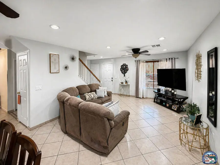 1165 Pecan St, Brawley, CA 92227 - #3