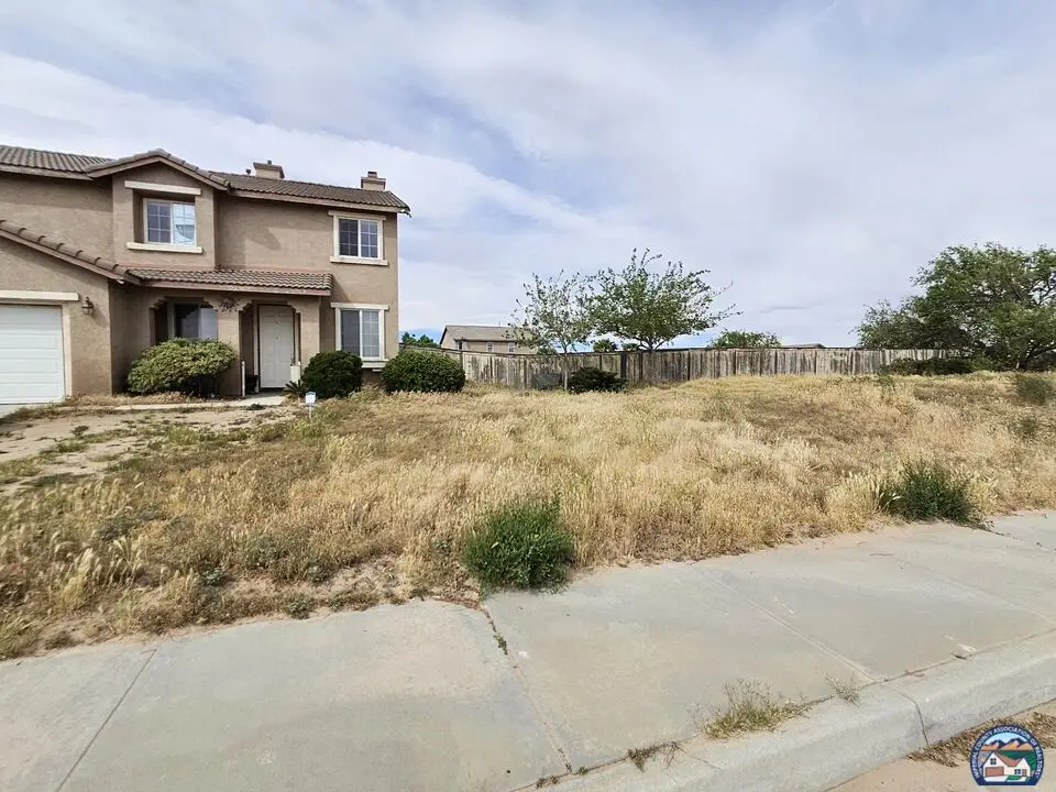 13532  Sage, Hesperia, CA 92344 - #1