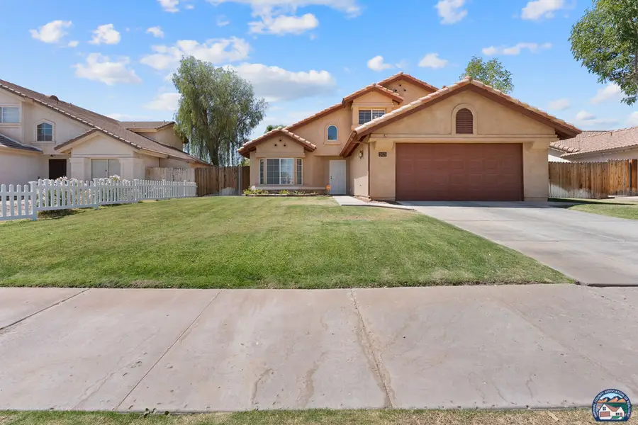 2429 Sandalwood Dr, El Centro, CA 92243 - #2