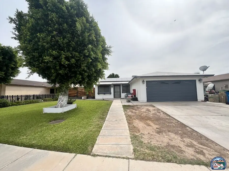 1004 Joshua Ave, Brawley, CA 92227 - #3