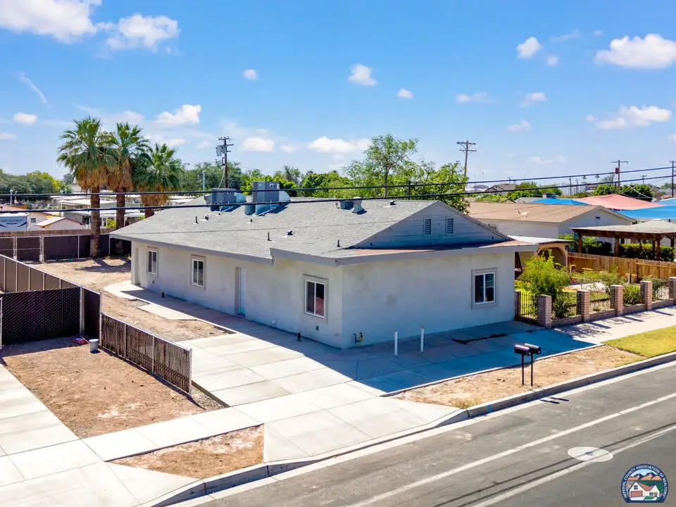 388 N Palm Ave, Brawley, CA 92227 - #1
