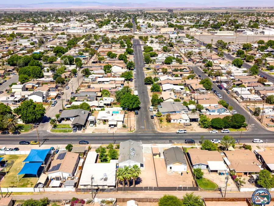 388 N Palm Ave, Brawley, CA 92227 - #2