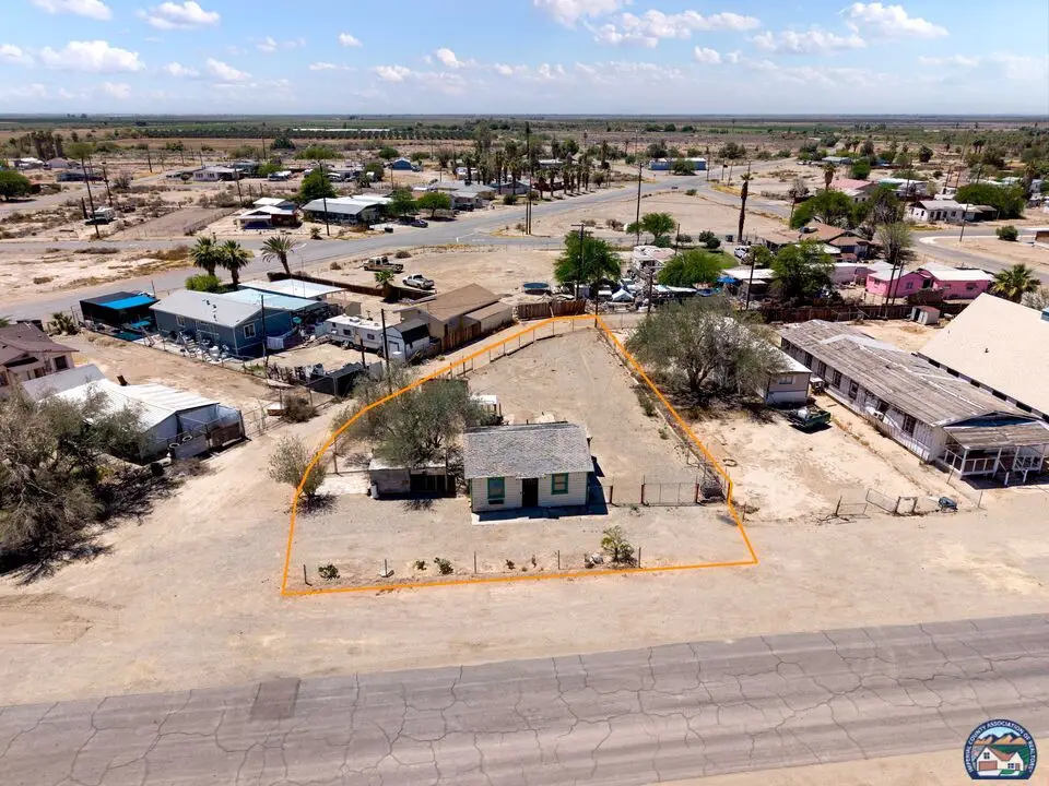 207 E 4th St, Niland, CA 92257 - #1