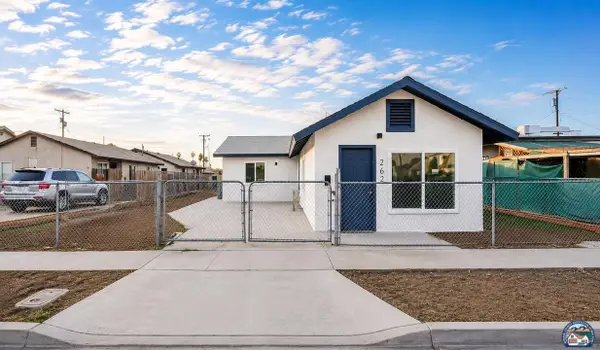 262  W Heil Ave, El Centro, CA 92243