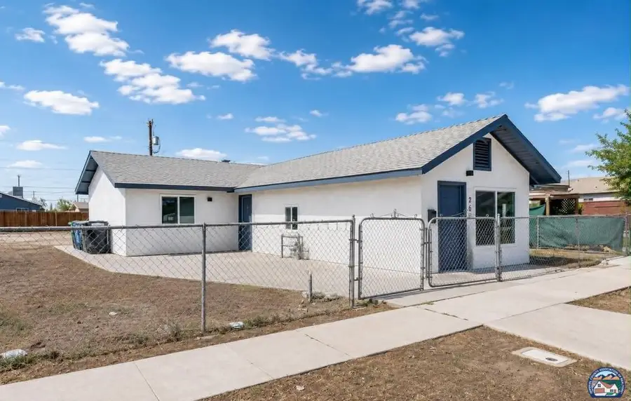 262  W Heil Ave, El Centro, CA 92243 - #2