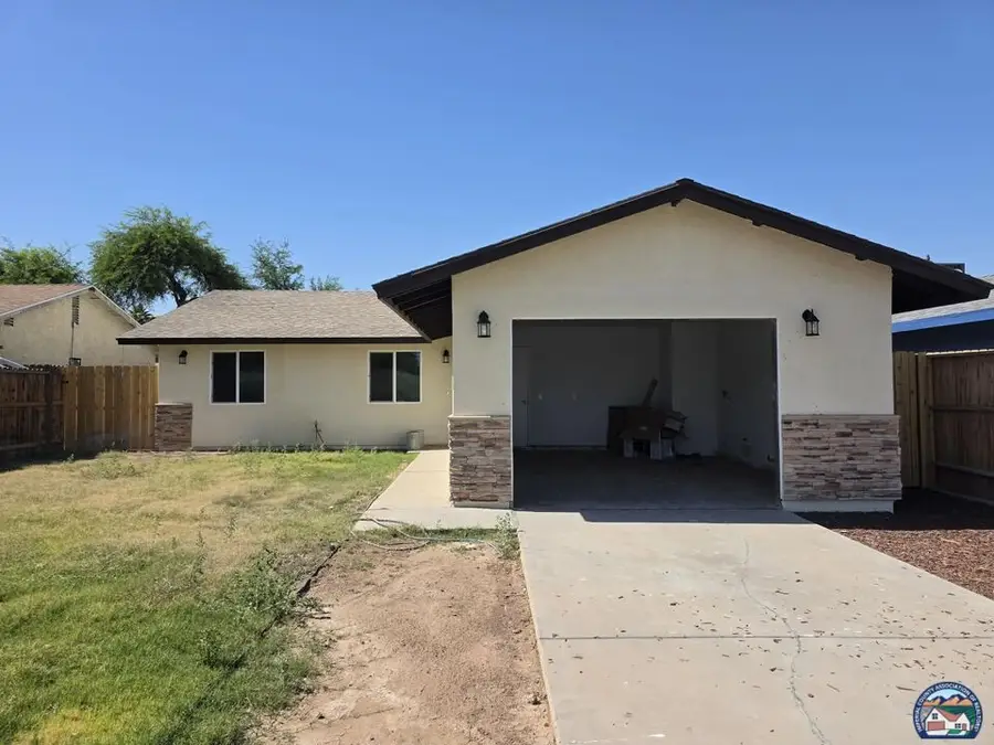 1741 Alamo St, Seeley, CA 92273 - #2