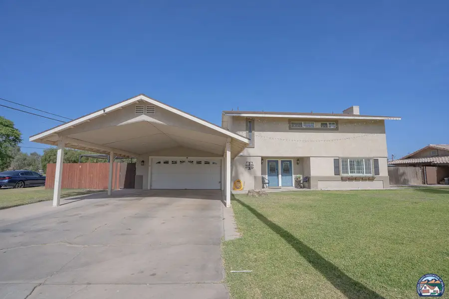 103  S Sunset Dr, El Centro, CA 92243 - #2