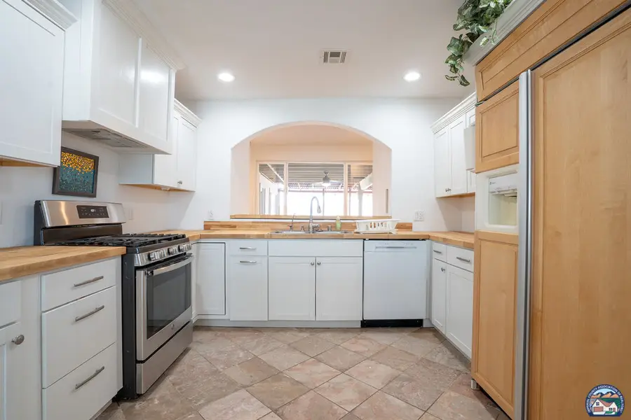 418  S F St, Imperial, CA 92251 - #3