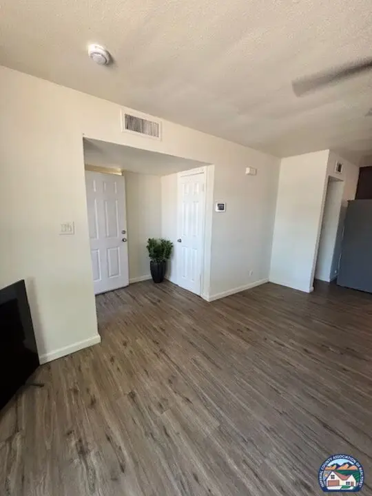 616 Smoketree Dr, El Centro, CA 92243 - #3