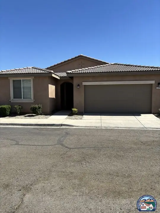 337 Marigold Pl, Brawley, CA 92227 - #1