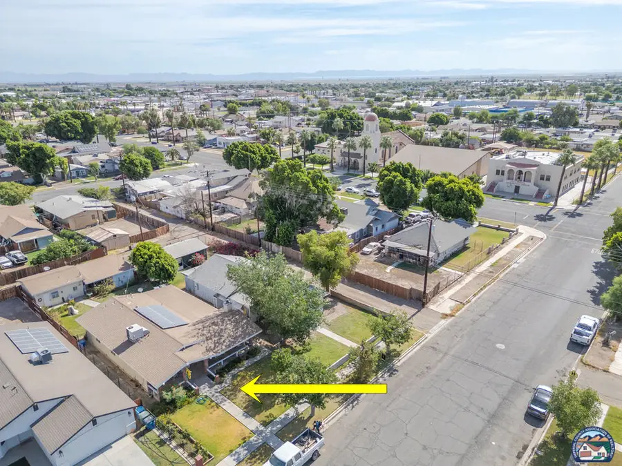 359 J St, Brawley, CA 92227 - #3
