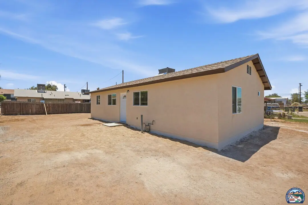 1516 E B St, Brawley, CA 92227 - #1