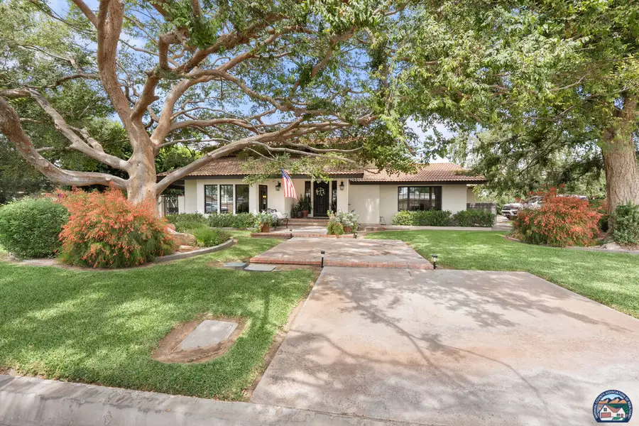 303 Terrace Dr, Brawley, CA 92227 - #3