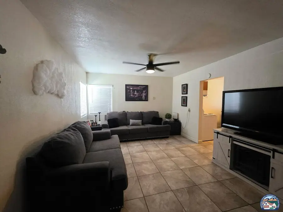 525 Tangerine Dr, El Centro, CA 92243 - #2