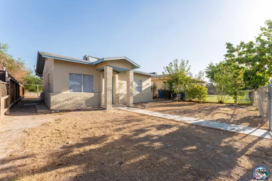 1072   East E St, Brawley, CA 92227 - #2