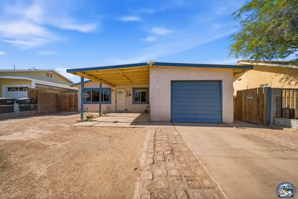 576   Vine St, El Centro, CA 92243