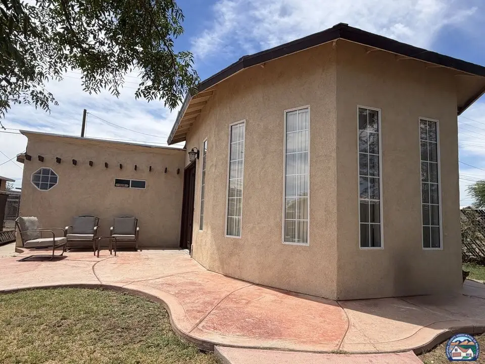329 E State St, El Centro, CA 92243 - #1