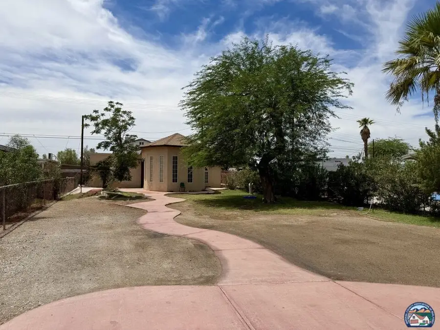 329 E State St, El Centro, CA 92243 - #3