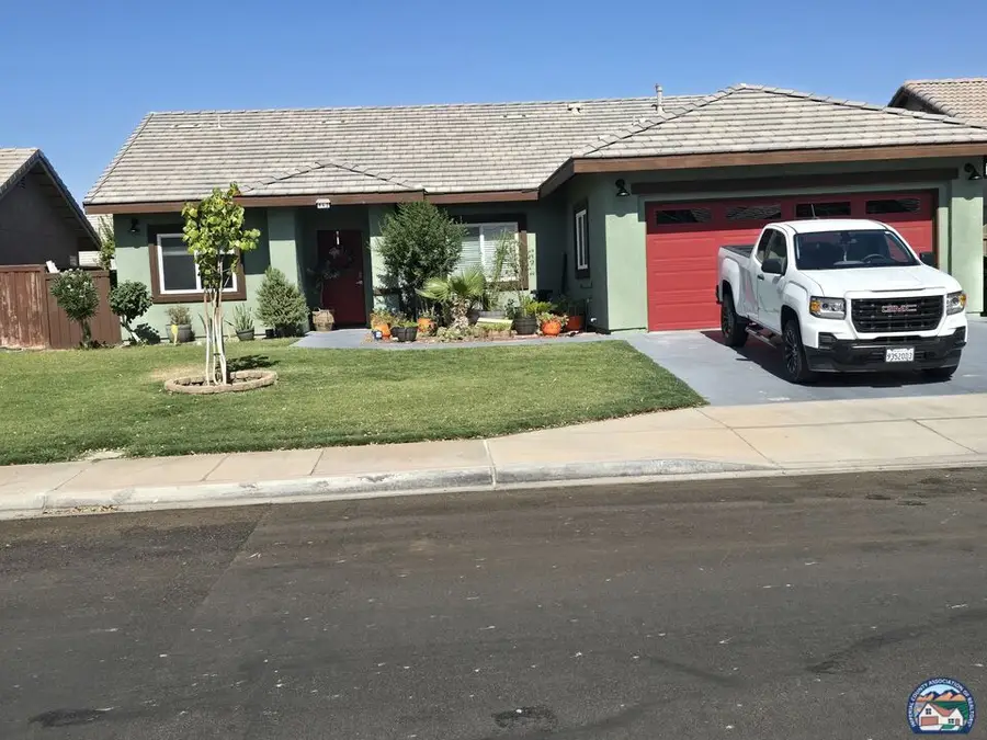 942   Santillan St, Brawley, CA 92227 - #2