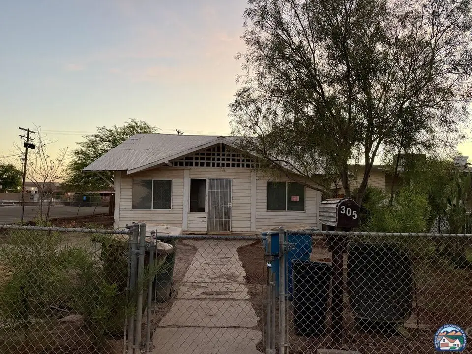 305  N E St, Imperial, CA 92251 - #1