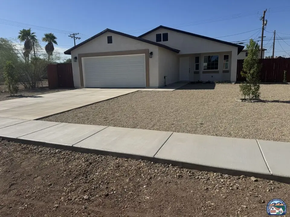 517 W Holt Ave, El Centro, CA 92243 - #1